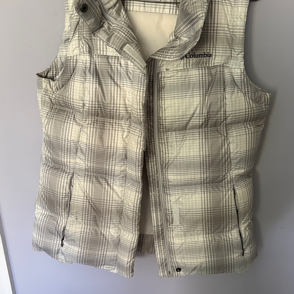 Columbia Cream Plaid Puffer Vest - Picture 4 of 7